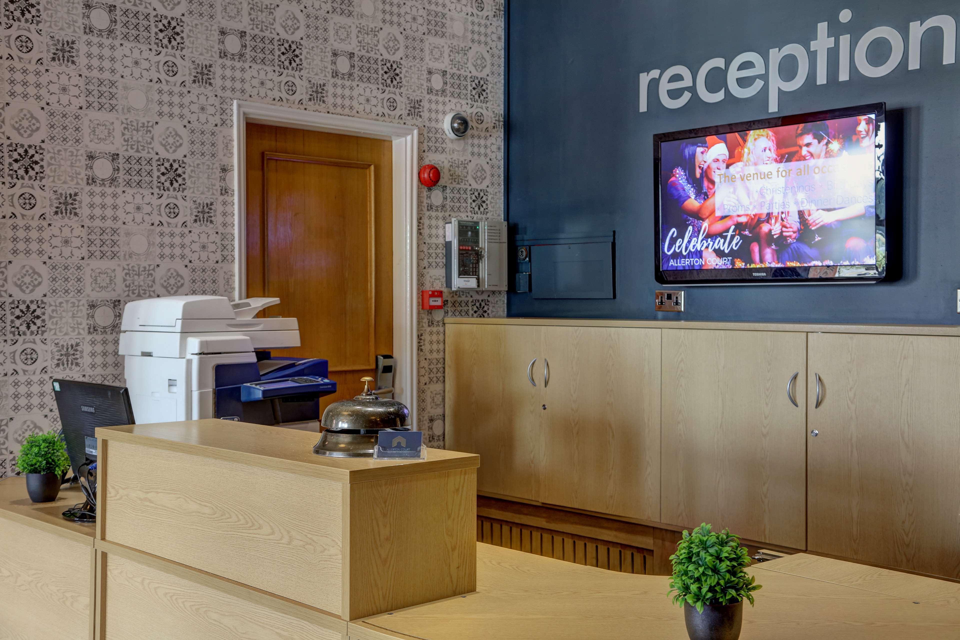 Allerton Court Hotel ノーサラートン エクステリア 写真
