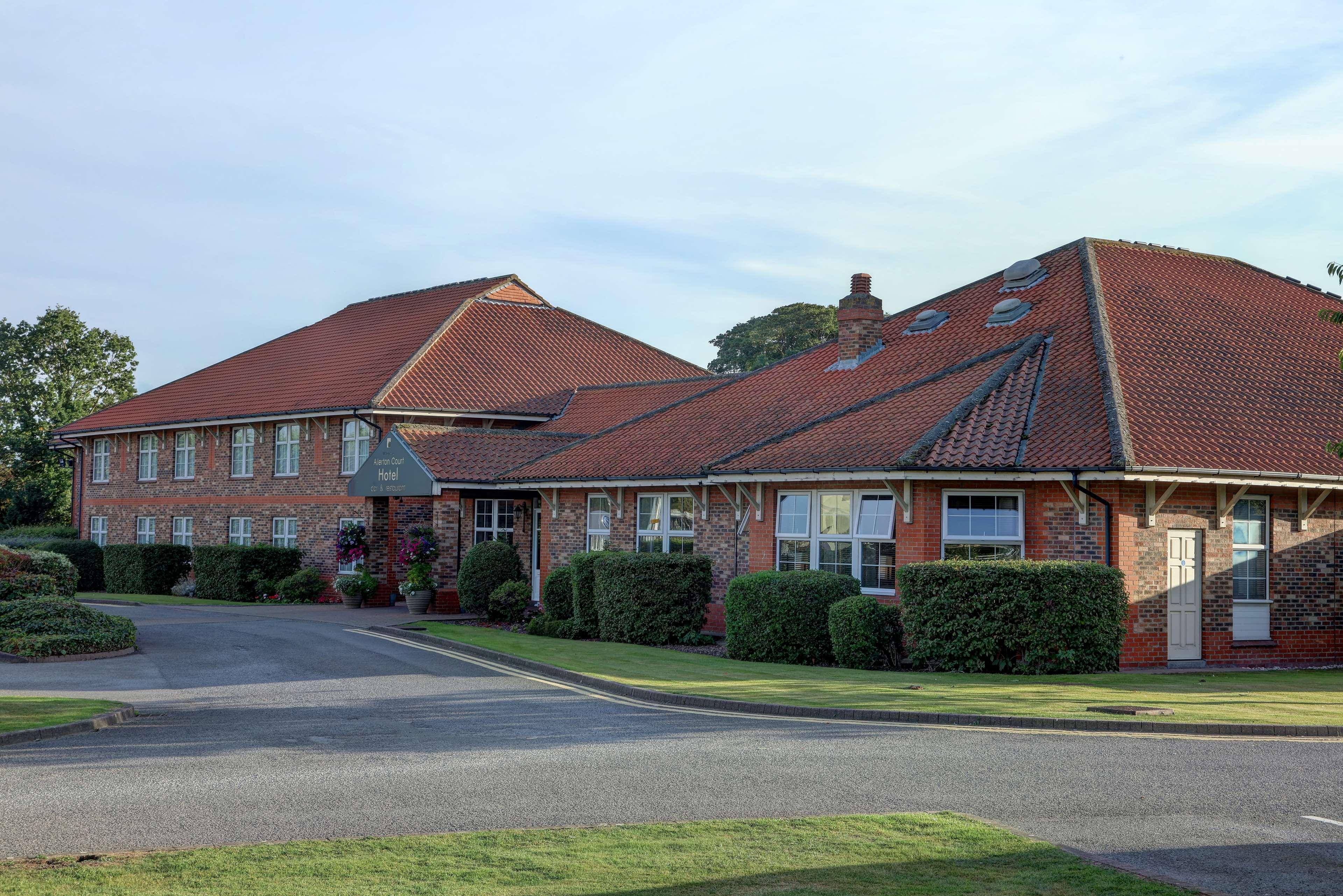 Allerton Court Hotel ノーサラートン エクステリア 写真