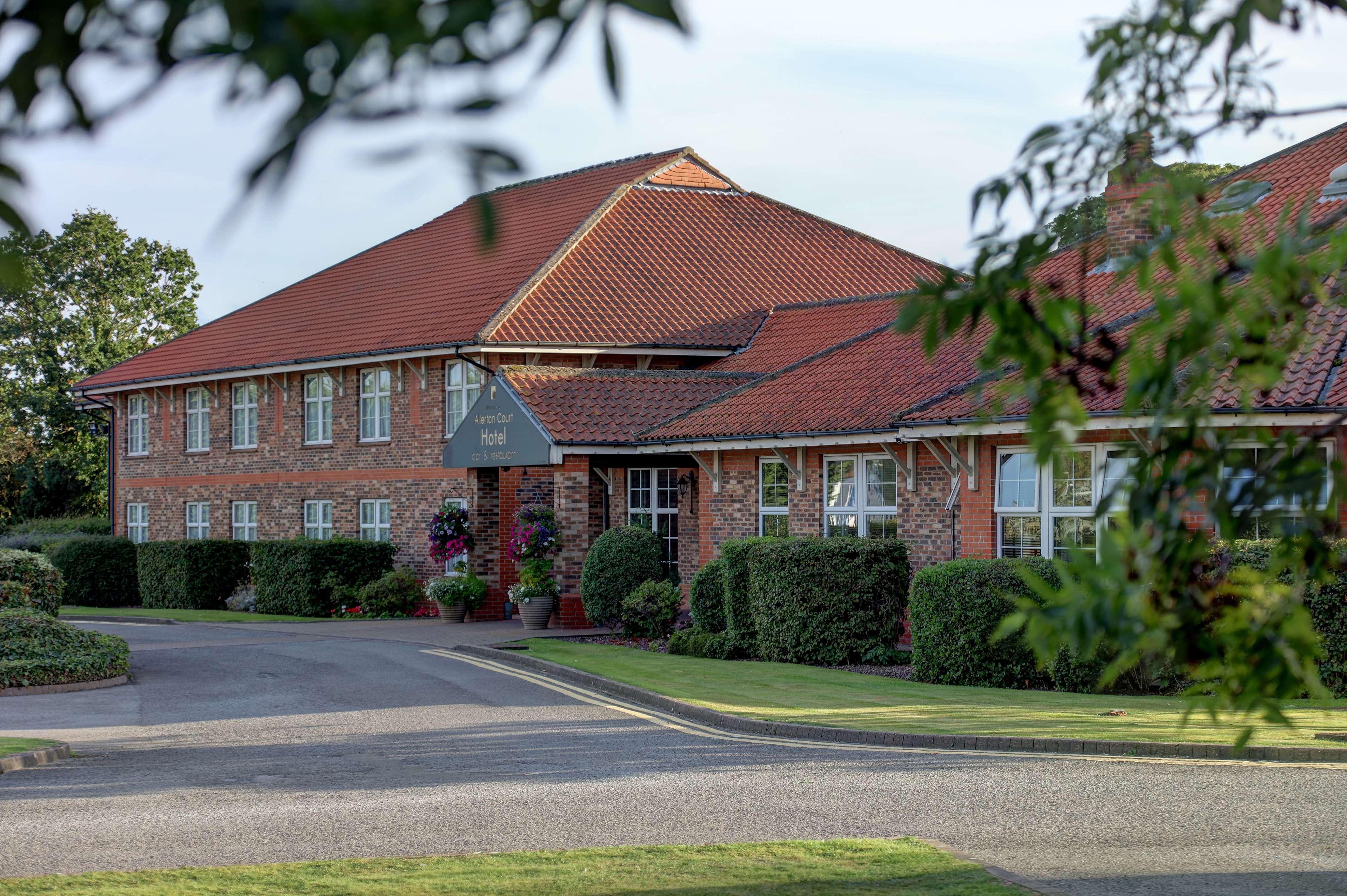 Allerton Court Hotel ノーサラートン エクステリア 写真